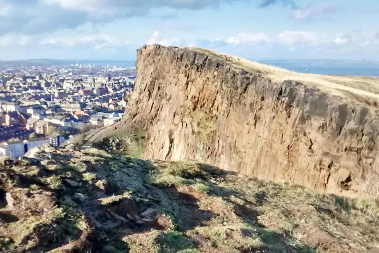 2 Bedroom Flat Near Holyrood Park Sleeps 4 Edinburgh