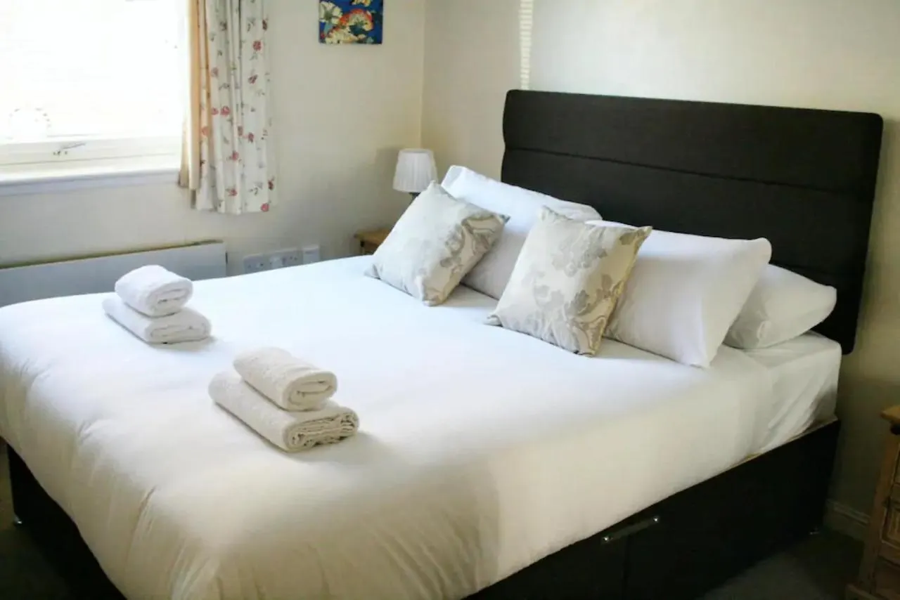 2 Bedroom Flat Near Holyrood Park Sleeps 4 Edinburgh Appartement