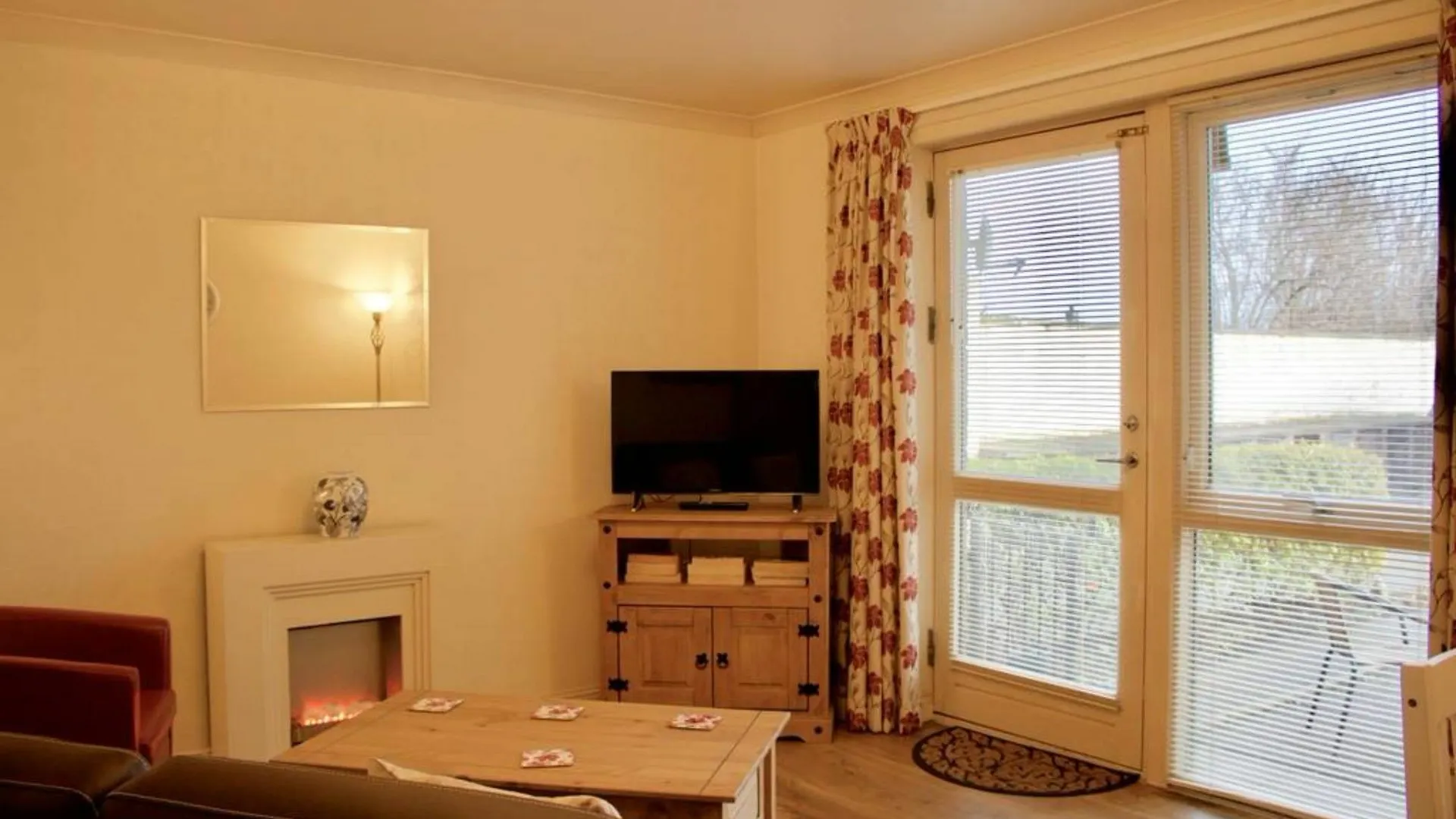 2 Bedroom Flat Near Holyrood Park Sleeps 4 Edinburgh